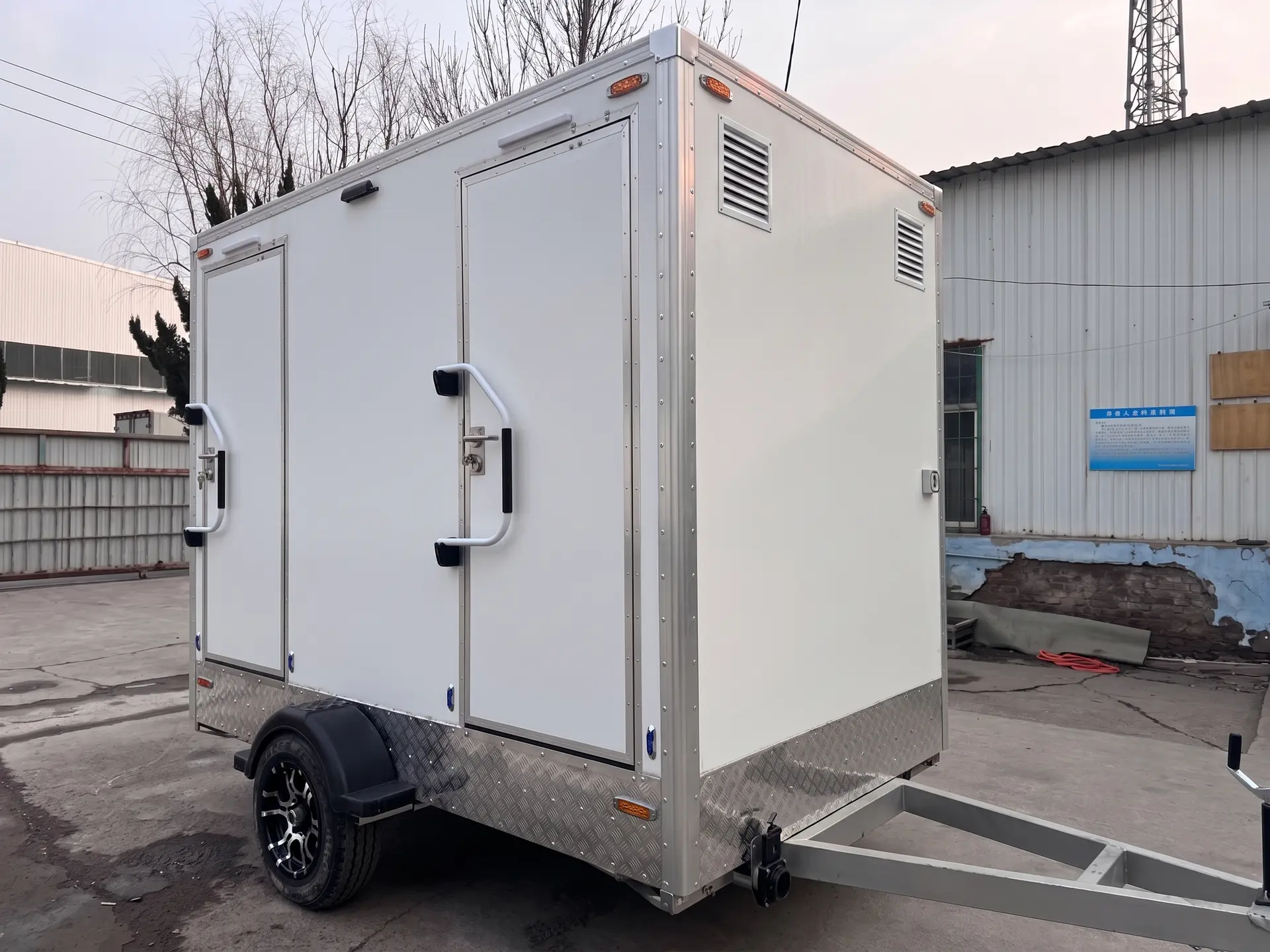 Luxury Loos restroom trailer rental in Tulsa, Oklahoma — exterior on location
